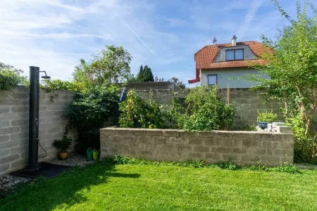 Hochbeet und Outdoordusche