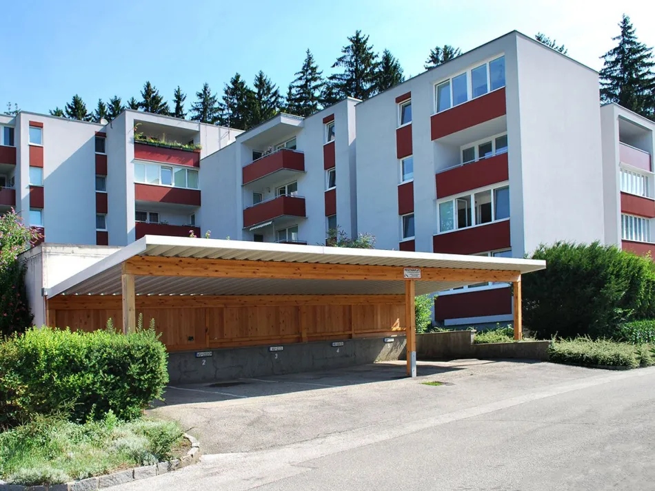 Moderne, renovierte 3-Zimmer mit Loggia und Carport-Stellplatz in Pressbaumer Zentrumslage - Bild