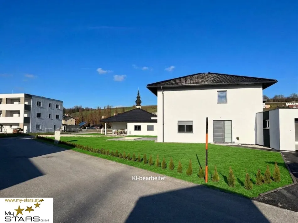 großes Einfamilienhaus mit 5 Zimmer, 130 m², Garten, Pool, Garage u.v.m. - Titelbild