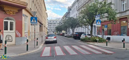 Verkehrsberuhigte und begrünte Einbahnstraße