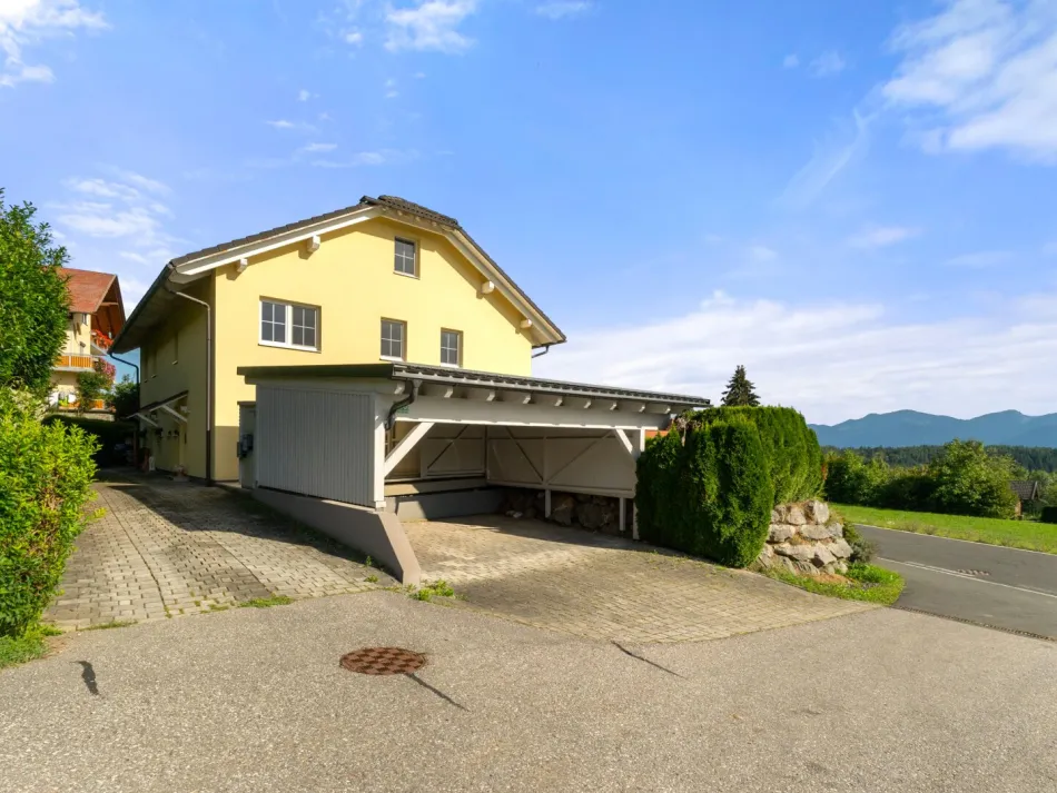 Sonne, Aussicht & viel Platz – Doppelhaushälfte in begehrter Lage bei Velden - Bild