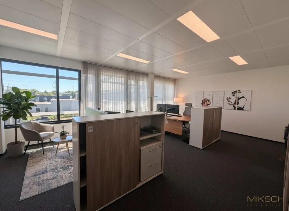 Moderne Bürofläche I ca. 60m² Gesamtnutzungsfläche I Aufzug I Teeküche I nähe Autobahn & Wien I E Ladestationen - Titelbild
