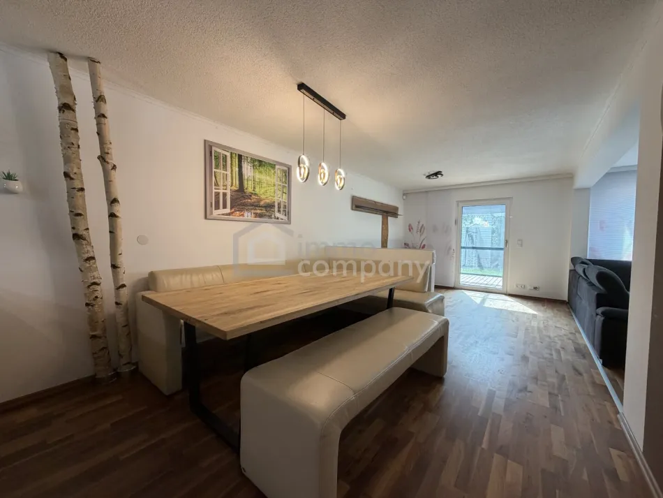 Eckreihenhaus mit 4 Schlafzimmer und Wintergarten - Bild