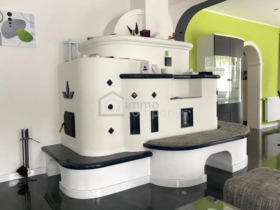 Topgepflegtes Einfamilienhaus mit Pool, Sauna, großzügiger Terrasse sowie Garage und Carport - Titelbild
