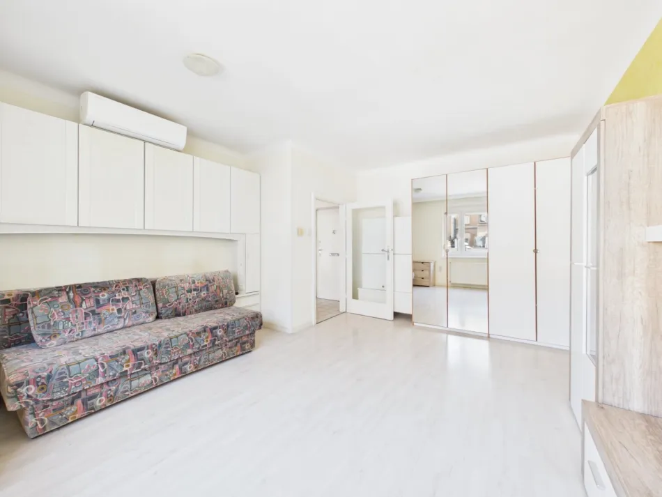 geräumige 1 Zimmer Wohnung mit Klimaanlage und Aufzug in 1100 Wien - Bild