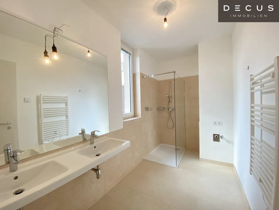 | KLIMAANLAGE | 3-ZIMMER | LUXUS IM HERZEN DER STADT | TRAUMHAFTE DG-WOHNUNG | 50M² TERRASSE - Bild