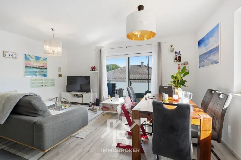 Moderne 3-Zimmer-Wohnung mit Terrasse in Munderfing - Titelbild