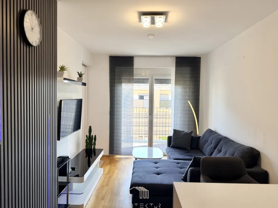 PUNTIGAM: Helle 2-Zimmer-Wohnung mit überdachtem Balkon und optionaler Tiefgarage - Titelbild