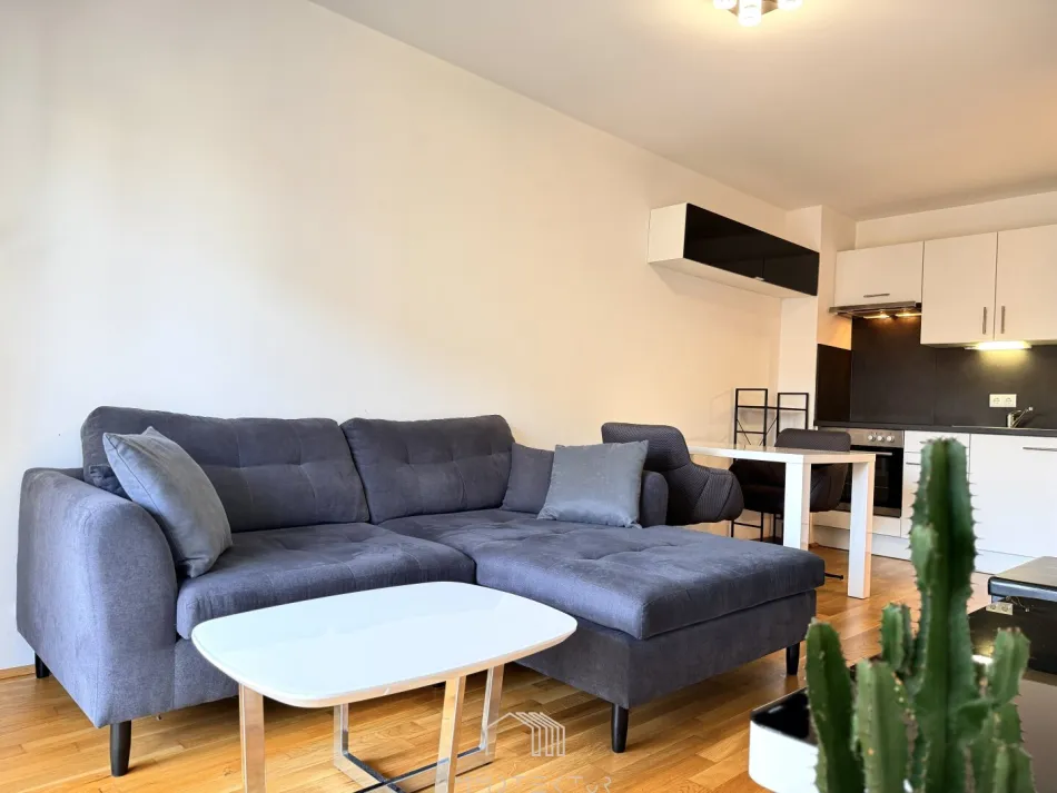 PUNTIGAM: Helle 2-Zimmer-Wohnung mit überdachtem Balkon und optionaler Tiefgarage - Bild