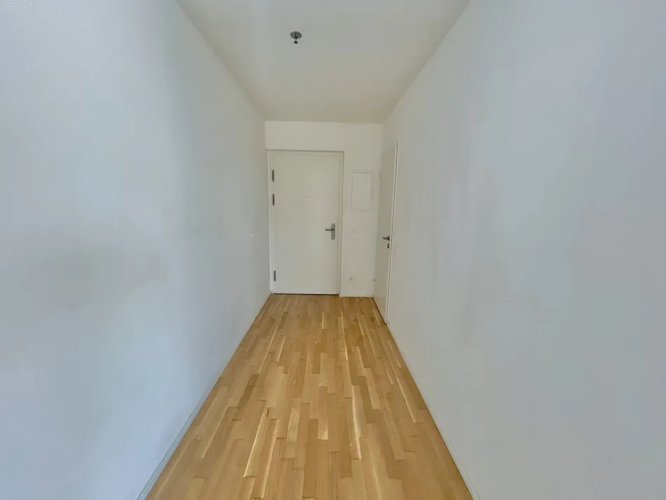 moderne 1,5 Zimmer Wohnung im 15.OG mit großzügiger Freifläche - Co-Working / Fitnesscenter / Dachterrasse inklusive! - Bild