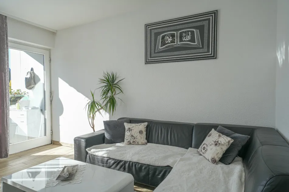 IHR neues Zuhause. Großzügige 5,5-Zimmer-Wohnung mit südseitiger Loggia - Bild