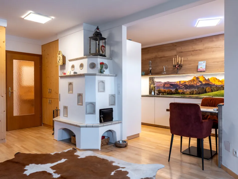 Charmante, zentrumsnahe Wohnung mit Balkon/Loggia und Tiefgaragenplatz in Saalfelden - Bild