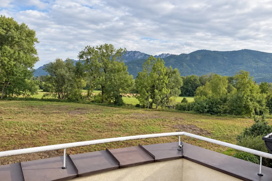 Hochwertige 3-Zimmer-Wohnung mit Terrasse - Titelbild