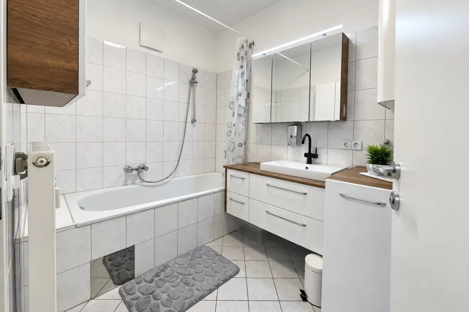 Hochwertige 3-Zimmer-Wohnung mit Terrasse - Bild