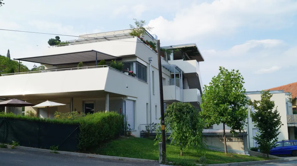Baiernhofweg - Wunderschöne, gemütliche 3 Zimmerwohnung mit Garten und Tiefgaragenplatz in totaler Ruhelage! - Bild
