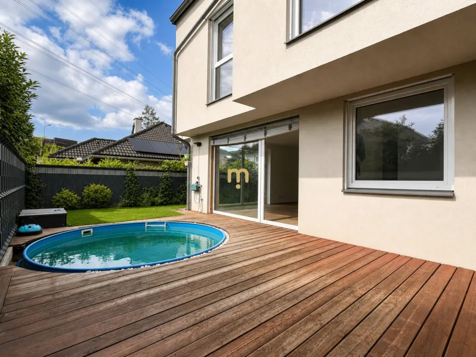 Schlüsselfertiges Endreihenhaus mit Pool, Sauna & Dachterrasse – modernes Wohnen in Bestlage - Titelbild
