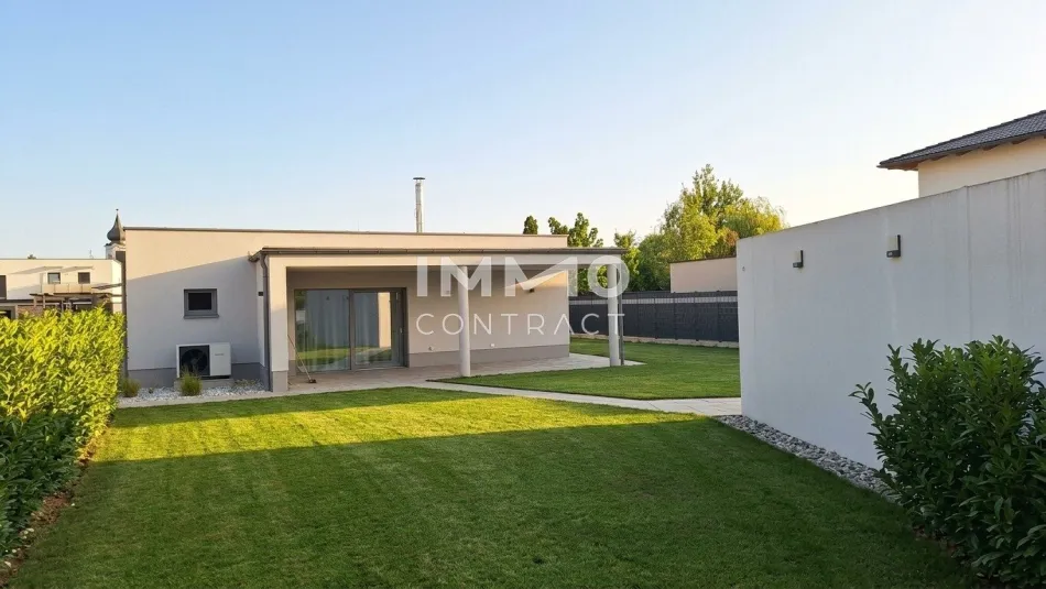 Moderner, neuwertiger Bungalow mit hochwertiger Ausstattung in ruhiger Lage von Gottsdorf - Titelbild