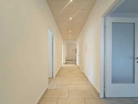 Vorzimmer / Gang
