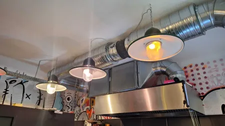 Neuwertiger Streetfood- und Take-away-Betrieb in 1060 Wien