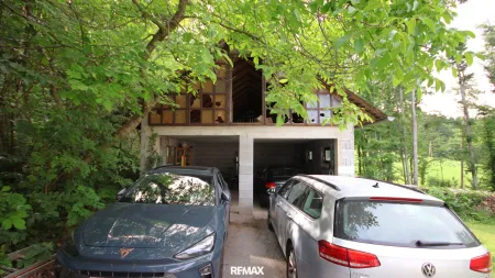 Nebengebäude - Garage