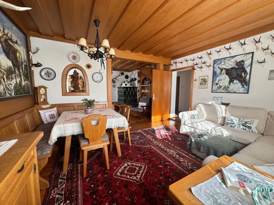 Gepflegtes Landhaus im Grünen! Möbliert, großzügig & ruhig gelegen mit Bergblick! - Bild