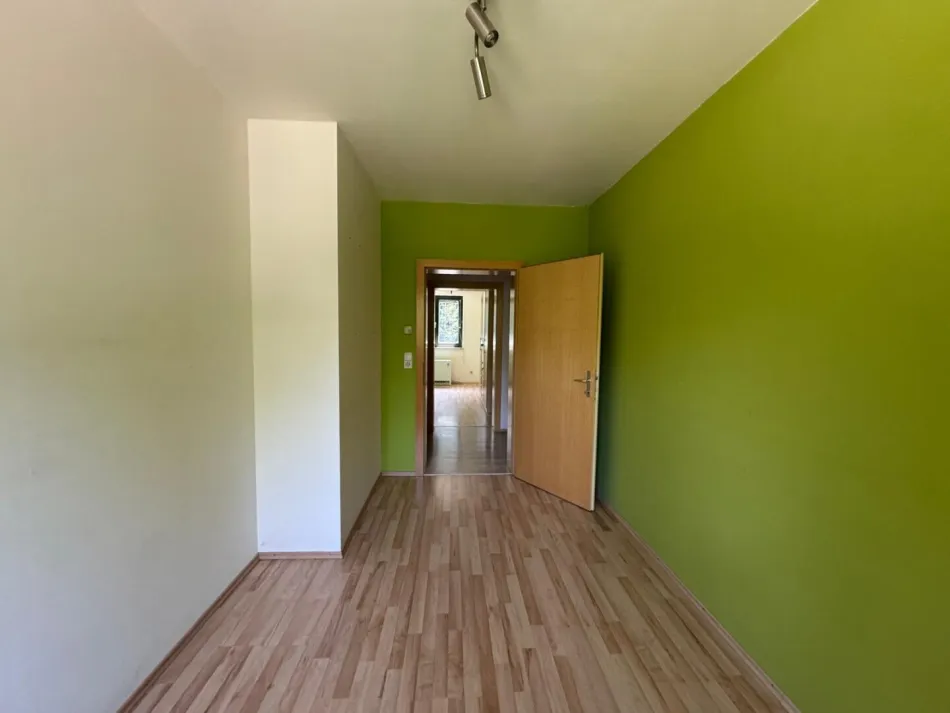 Sonnige 4-Zimmer Wohnung mit Balkon in zentraler Lage von Pöllau - Bild