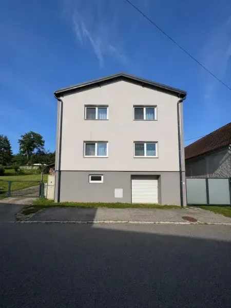 Modernisiertes Einfamilienhaus mit großzügigem Raumkonzept - Bild