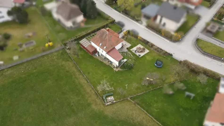 Renovierungsbedürftiges Haus mit viel Platz für die ganze Familie und großzügigem Grundstück in Vorau! - Bild