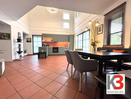 K3 - Schönes Ein- bzw. Zweifamilienhaus mit sonnigem, traumhaftem Garten! Exklusive Ruhelage mit herrlichem Berg- und Grünblick! - Bild