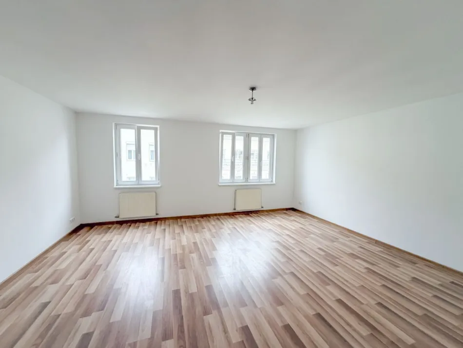 110 m2 große Mietwohnung auf zwei Ebenen mit 42 m2 Dachterrasse! - Titelbild