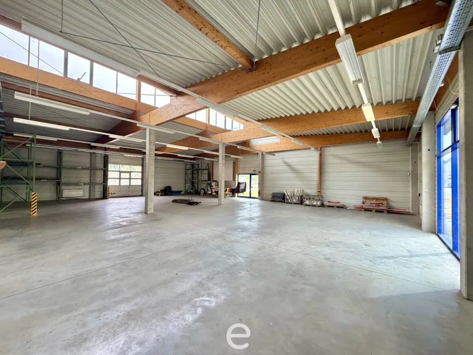 Repräsentative Ausstellungs- und Gewerbehalle in Böheimkirchen – in verkehrsgünstiger Lage nahe der A1 - Bild