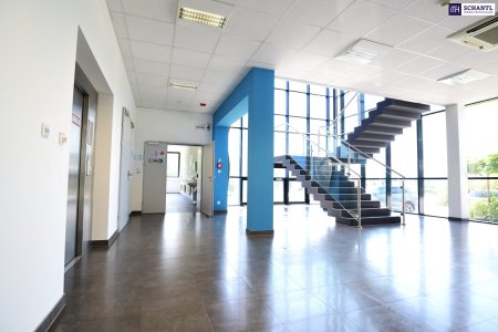 Ihr neuer Firmenstandort: Moderne Gewerbeimmobilie in Laßnitzhöhe - Büro- und Geschäftsräumlichkeiten auf 136 m² mit erstklassiger Ausstattung, KFZ-Abstellplätzen, E-Ladestationen & Klimaanlage! Vereinbaren Sie gleich einen Termin!
