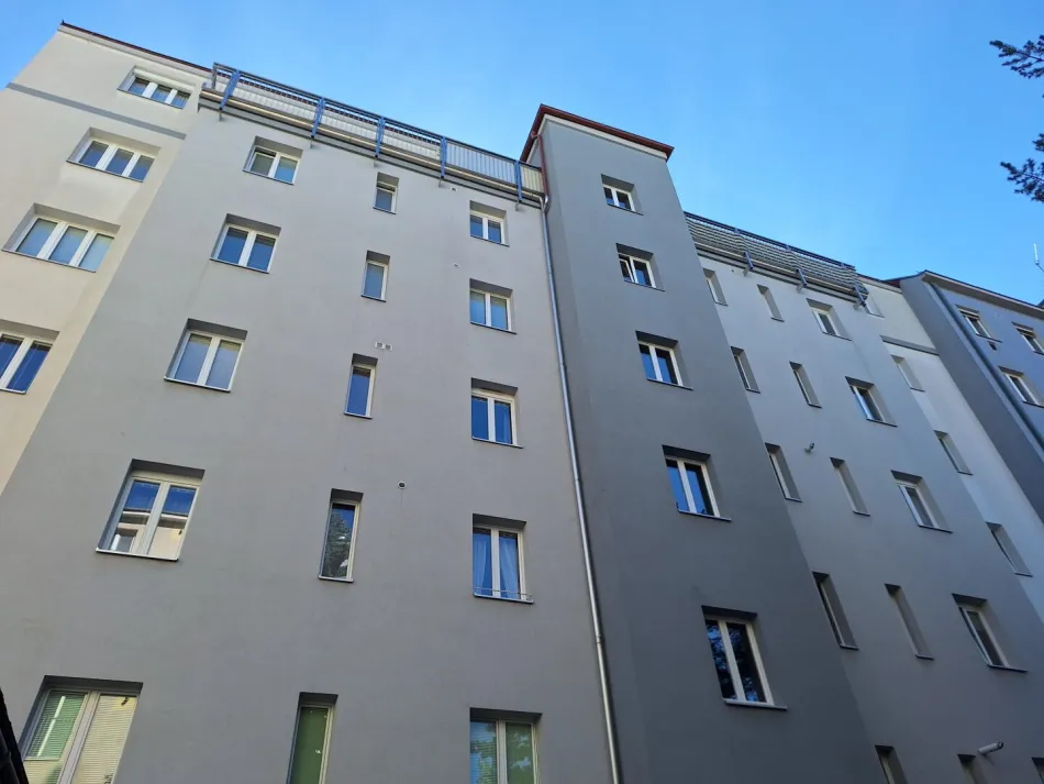 Helle 2-Zimmer Wohnung, Gebäude komplett saniert, ruhige Lage - Titelbild