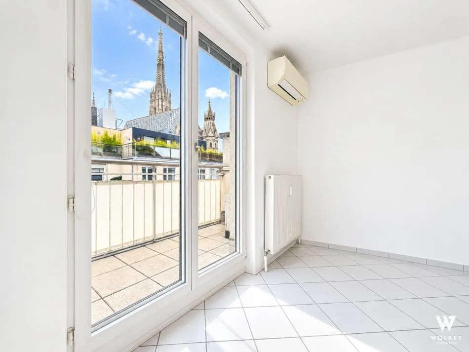 RARITÄT IM HERZEN DES 1. BEZIRKS – Terrasse mit Stephansdom-Blick & viel Potenzial | U1, U3 | Hoher Markt - Bild