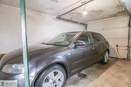 kleine Garage (1 Stellplatz)