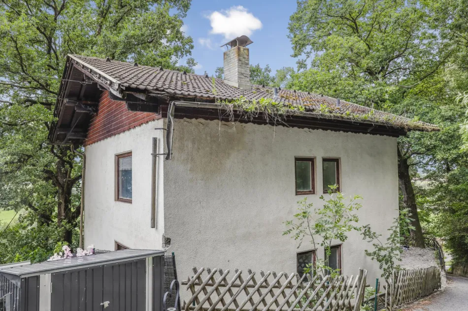 Drei Häuser sanierungsbedürftig in Ferndorf - Bild