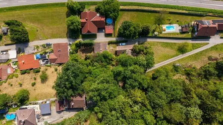 Drei Häuser sanierungsbedürftig in Ferndorf