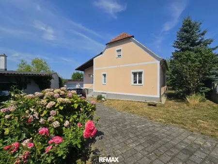 Haus mit Einfahrt
