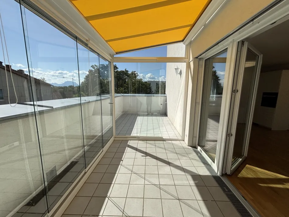 COMING SOON! Neuwertiges Wohnen mit Penthouse-Charakter XXL-Traumterrasse & verglasten Sommergarten in einer modernen Wohnanlage Schwanenstadt - Bild