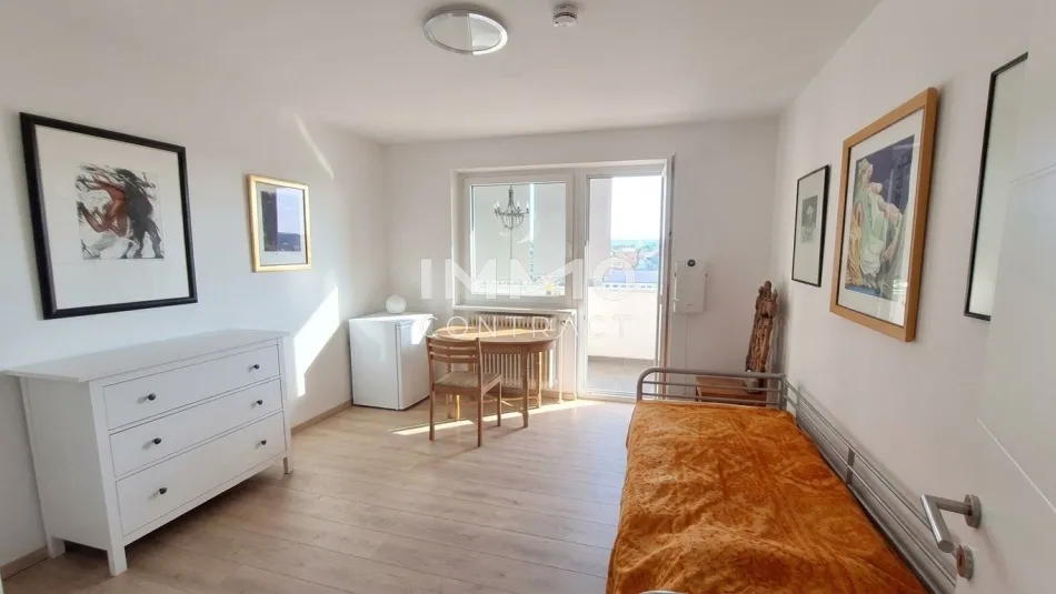 Kleine möblierte Wohnung in Linz mit Loggia, und Garagenplatz - Titelbild