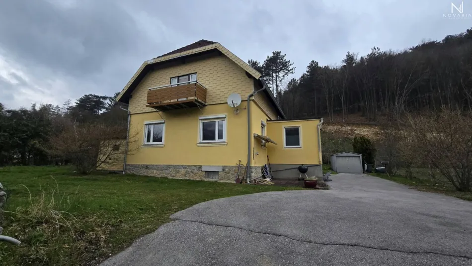 Charmantes Einfamilienhaus in Thenneberg mit Garten, Balkon und viel Potenzial! - Bild