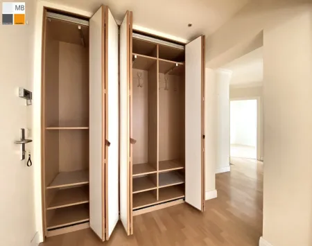 Garderobenschrank vom Tischler