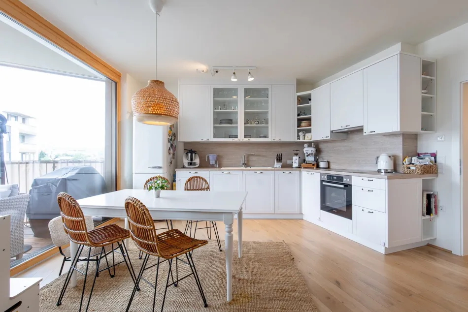 Wohnen mit Stil – hochwertige 3-Zimmer-Wohnung mit großzügigem Südwestbalkon - Bild
