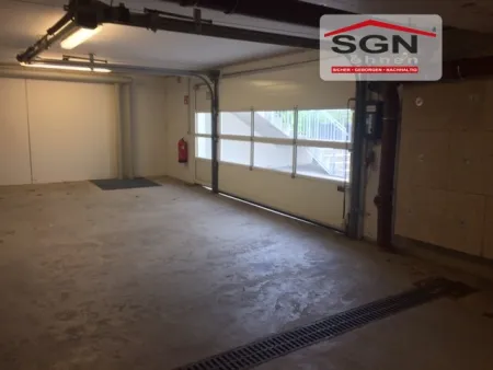 Garagenplatz Nummer 13 - Titelbild