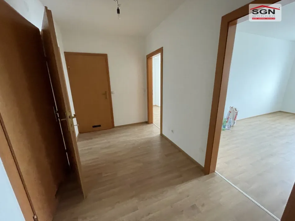 2-Zimmer-EG-Genossenschaftswohnung mit Balkon & Garage - Bild