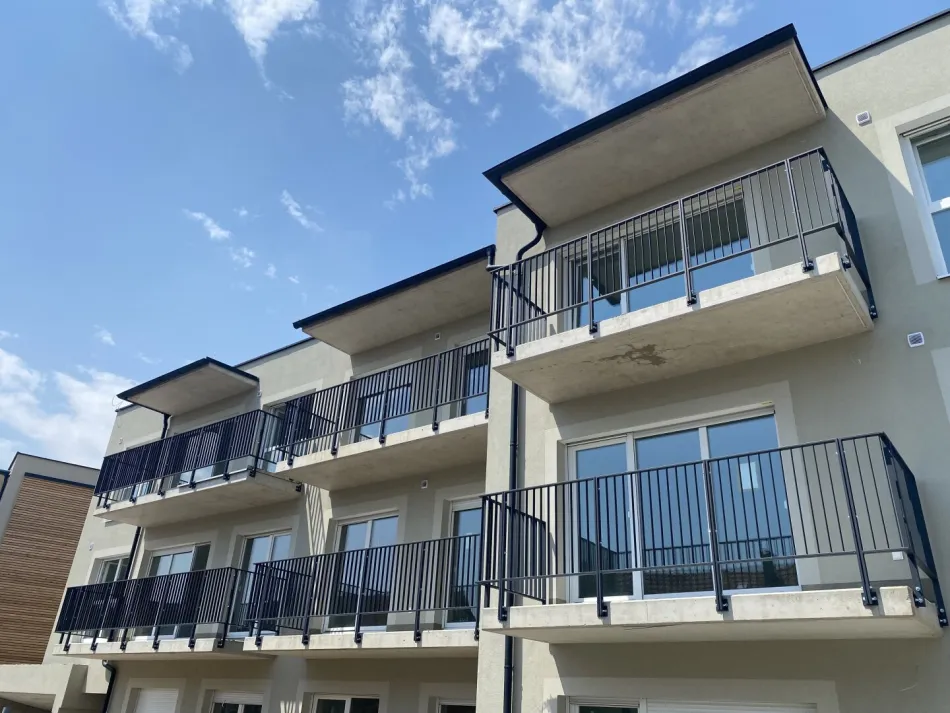 HERRLICHE 2-Zimmer-Wohnung mit gemütlichem Süd-Balkon und Doppeltiefgaragenparkplatz in Kalsdorf - Titelbild