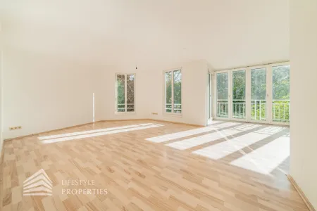 Lichtdurchflutetes 5-Zimmer Büro in Wiener Neustadt