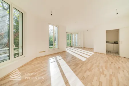 Lichtdurchflutetes 5-Zimmer Büro in Wiener Neustadt