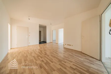 Lichtdurchflutetes 5-Zimmer Büro in Wiener Neustadt