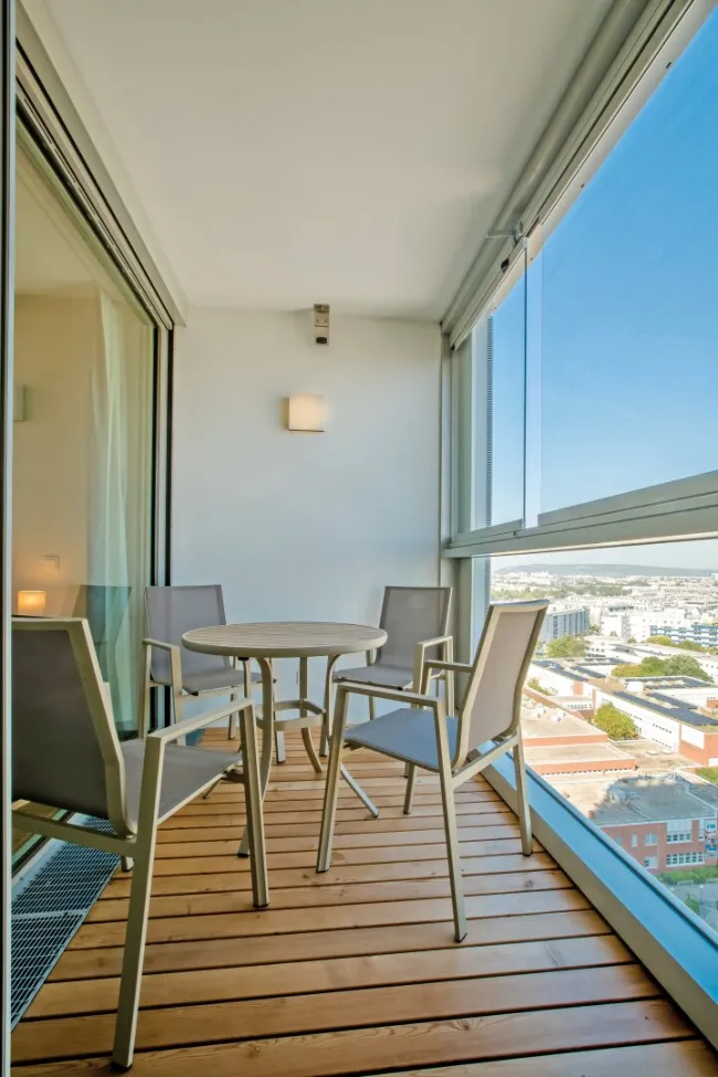 2-Zimmer mit Fernblick, Sauna, Pool & Fitness - Bild